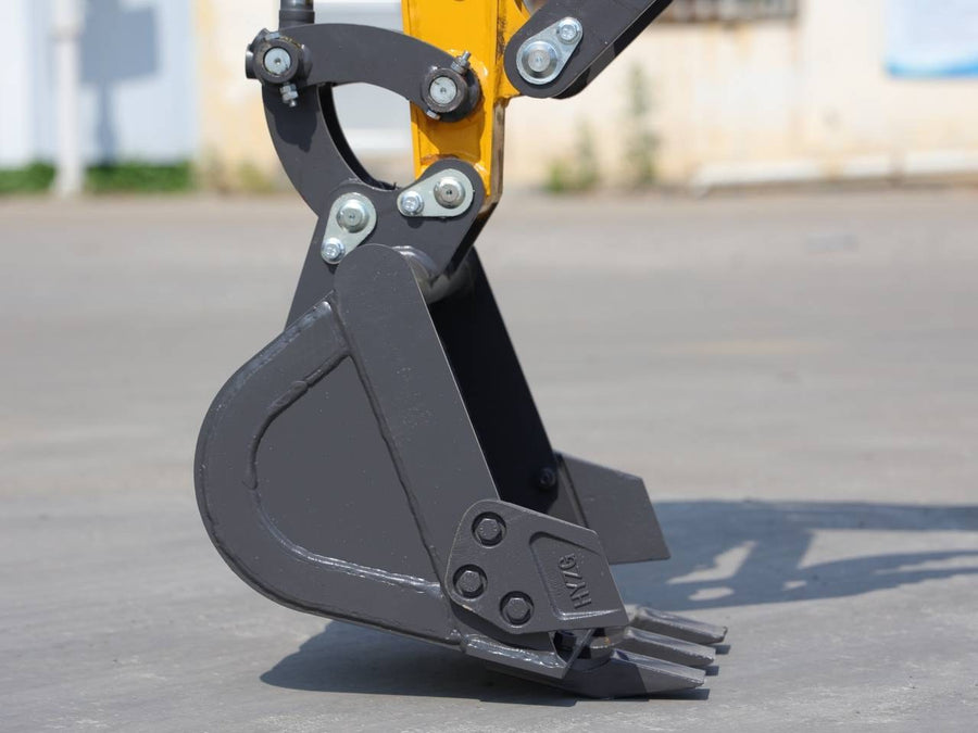 TYPHON TERROR XIX STORM 430 mm digging bucket close-up
